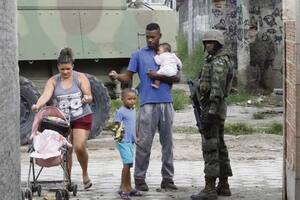 Río se militariza: las fuerzas armadas intervienen ante la ola de violencia