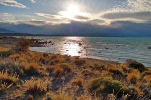 El Calafate: cenas en cavernas milenarias y sobrevuelos únicos a la montaña