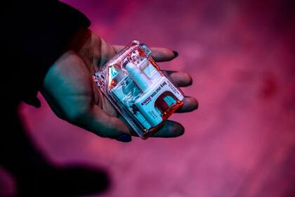 Un paquete de aerosol nasal Narcan utilizado para revertir una sobredosis de opiáceos, en un club nocturno de Nueva York. (Hilary Swift/The New York Times)
