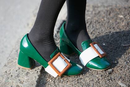 Un par de clásicos mocasines siempre será ideal para usar todo el día