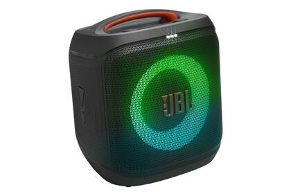 Un parlante portátil JBL PartyBox Encore Essential