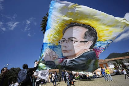 Partidarios del izquierdista Gustavo Petro en Zipaquirá, su lugar de nacimiento