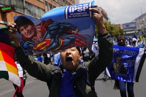 Miles de mineros marchan en Bolivia en reclamo de más áreas para explotar oro