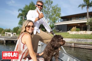 Él es arquitecto y ella interiorista, comparten amor y trabajo y nos reciben en su casa de 600 metros