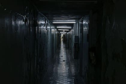 Un pasillo dentro de la central nuclear de Chernóbil.