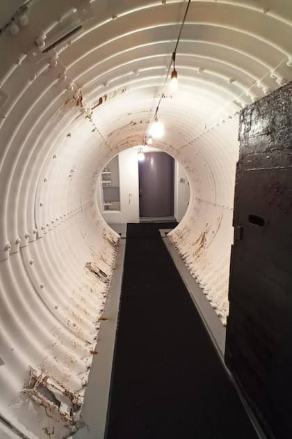 Un pasillo fortificado como el resto del bunker Rolling Hills une las dos salas de control que integraban el silo