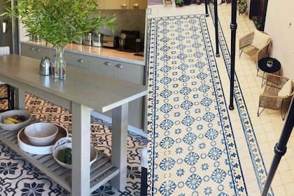 Un patio con calcáreos azules... Un sueño.