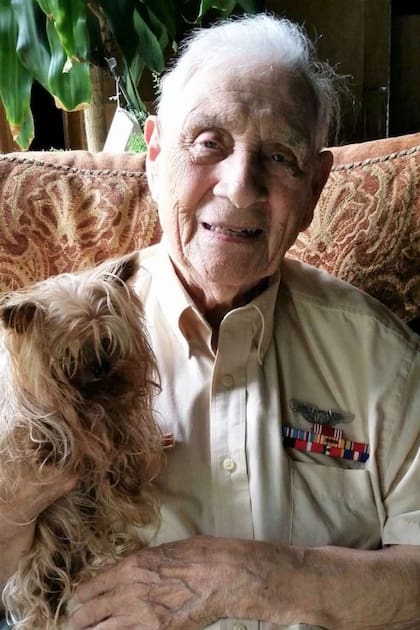 Un periódico local entrevistó a Bill Wynne dos años atrás y el hombre, a los 96 años, seguía siendo un apasionado de los Yorkshire Terrier