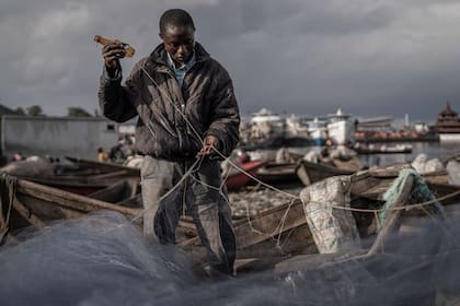 Un pescador en la costa de Lago Kivu, en
Goma, República Democrática del Congo.