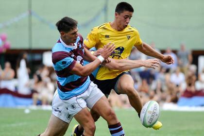 Un poco de fútbol en una ciudad futbolera; Rosario y La Plata sumaron 57 puntos en un buen partido decisivo de la primera A.