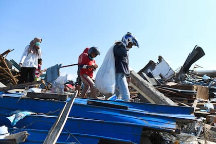 Gran parte de Palu quedó reducida a una pila de escombros