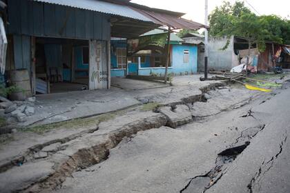 La ayuda no puede llegar a algunas zonas ya que los caminos quedaron destruidos