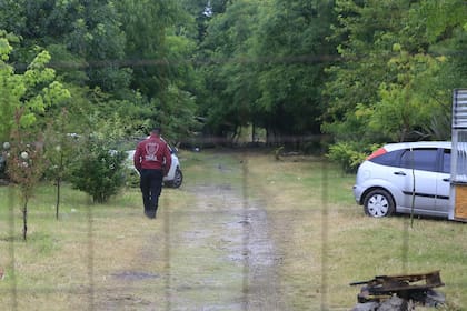 Un policía custodia la zona