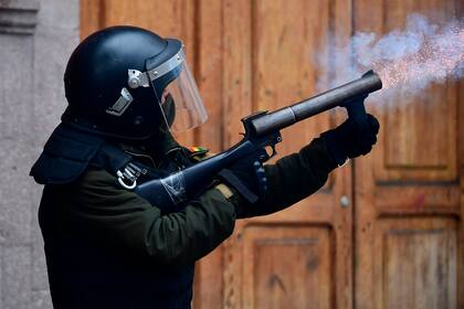 Un policía dispara en el centro de La Paz