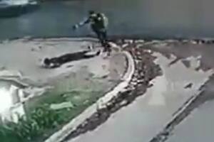 Un policía mató a dos motochorros