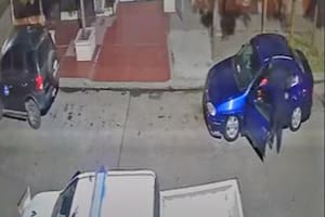 Un policía se acercó a asistir a una persona y al ver que dormía le robó el celular