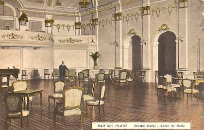 Un postal del salón de baile