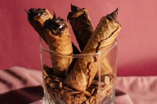 Arrancaron haciendo obleas con una máquina de un depósito y hoy exportan a varios destinos de Latinoamérica