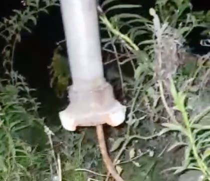 Un productor compartió en su grupo de watsap un video de cómo se robaron un cilindro del molino y dejaron sin agua a su hacienda