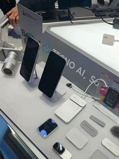 Un prototipo de Tecno presentado en el MWC 2026 para sumar accesorios modulares al teléfono