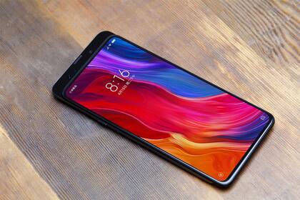 Un prototipo del Xiaomi Mi Mix 3, con el frente deslizante para habilitar la cámara frontal y el sistema de identificación biométrica