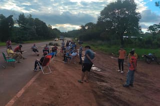 Los yerbateros hacen piquetes en las rutas de Misiones para pedir un mejor precio