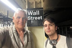 En EE.UU. llegó a la cima, vivió el costado más oscuro del país y decidió regresar