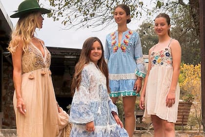 Un recuerdo de su Instagram junto a sus tres hijas, Indiana, que en octubre cumple 15, Allegra, de 12, y Sienna, de 9.