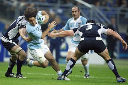Un recuerdo del bronce de 2007, en Francia, con Agustín Pichot y Mario Ledesma en el Stade de , frente a Escocia
