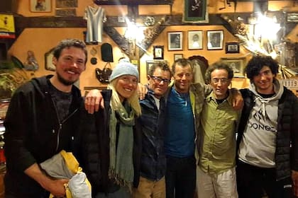 Un reencuentro de los hermanos Benegas con Pablo de la Fuente y otros miembros de Benegas Brothers Productions en Esquel, en 2017