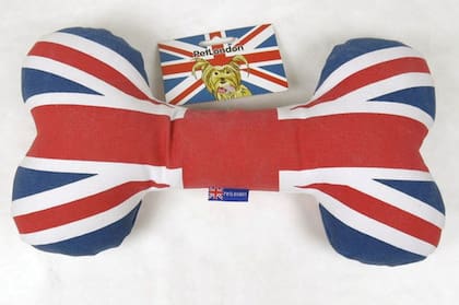 Un regalo para Bo, el perro de Barack Obama, de parte del expremier británico David Cameron. Fuente: Biblioteca presidencial Barack Obama / Administración Nacional de Archivos y Registros