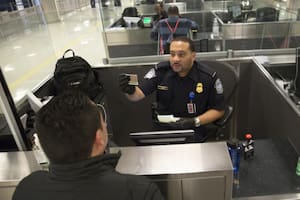 Es cubano con green card y contó los detalles de un intenso interrogatorio que la CBP le hizo
