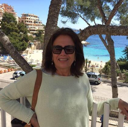 Un retrato de Olga Naum durante un viaje que hizo junto a su marido, una vez retirada del diseño