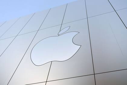 Un ruso presentó una demanda contra Apple por daños morales, con el argumento de que una aplicación para iPhone lo había "convertido" en homosexual, según figura en la denuncia del usuario