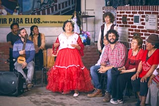 La velocidad de la luz: así es ir a ver una obra de teatro a la villa 31