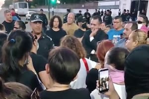 Un sector de la policía se acuarteló tras una nueva protesta frente a la jefatura en Rosario