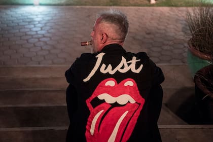 Un sector del lugar estaba pensado para los fumadores.