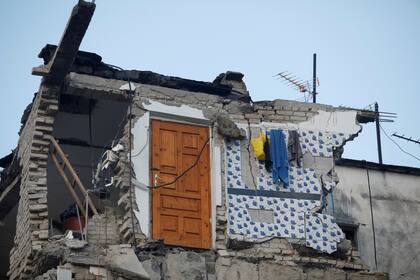 Un sismo de 6,4 en Albania causó al menos 13 muertos y más de 600 heridos