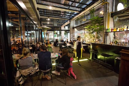 Un sitio elegante y sobrio en la zona ribereña de Olivos.