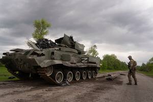 Ucrania retoma una ciudad clave y hace retroceder a las fuerzas rusas hasta la frontera