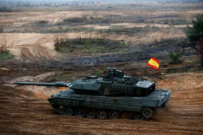 Un tanque español Leopardo 2