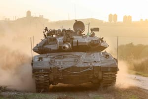 Israel amplía su ofensiva contra Hamas en Gaza, mientras EE.UU. presiona por los civiles y los rehenes
