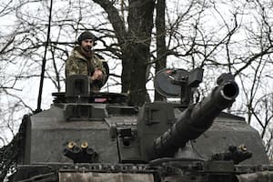 En medio de "feroces combates", el Ejército ucraniano retrocede en una batalla crucial con los rusos
