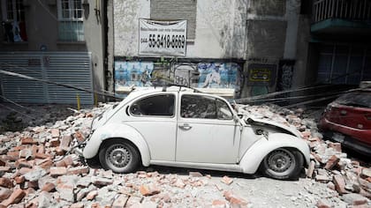 Terremoto en México: son 248 los muertos, cientos los heridos y decenas los desaparecidos debajo de los escombros