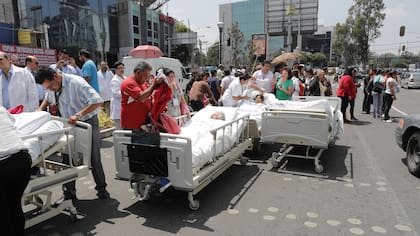 Terremoto en México: son 248 los muertos, cientos los heridos y decenas los desaparecidos debajo de los escombros