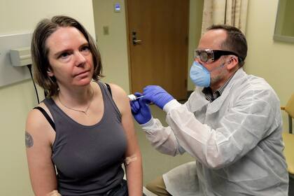 Un total de 150.000 personas se inscribieron para participar de los ensayos para descubrir la vacuna contra el coronavirus