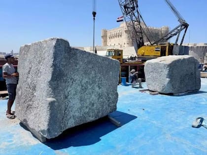 Un total de 22 bloques de piedra fueron extraídos de las ruinas sumergidas del antiguo Faro de Alejandría (Foto: GEDEON Programmes / CEAlex)