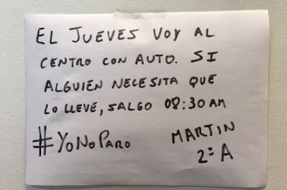 Un trabajador ofrece traslado a sus vecinos