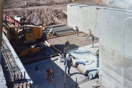 Un tramo de la obra que se hizo sobre tierras expropiadas por el Estado bonaerense
