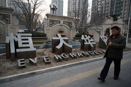 Un tribunal de Hong Kong ordenó el 29 de enero la liquidación del gigante inmobiliario chino Evergrande, pero la empresa dijo que continuaría operando en un caso que ha convertirse en un símbolo de los cada vez más profundos problemas económicos de la nación.